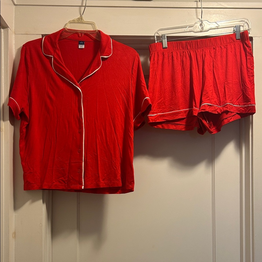 Old Navy Red Short-Sleeve Women’s  Pajama Set with White Piping - Small Petite